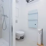 Nesto- Brand New With Free Parking! 布拉迪斯拉发