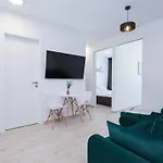 Nesto- Brand New With Free Parking! * 布拉迪斯拉发
