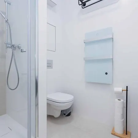 Nesto- Brand New With Free Parking! Bratislava