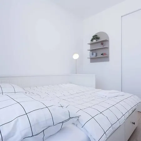 Nesto- Brand New With Free Parking! Apartamento Bratislava