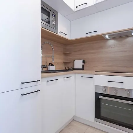 Nesto- Brand New With Free Parking! * Bratislava