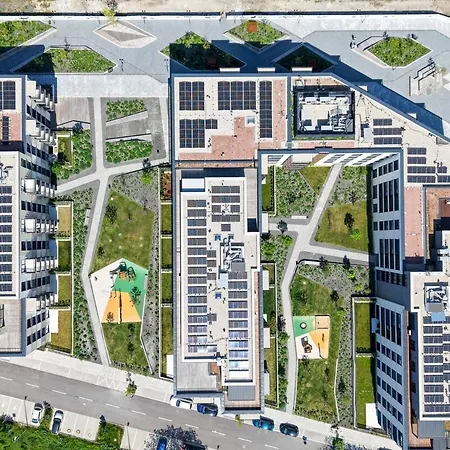 Nesto- Brand New With Free Parking! Апартаменты