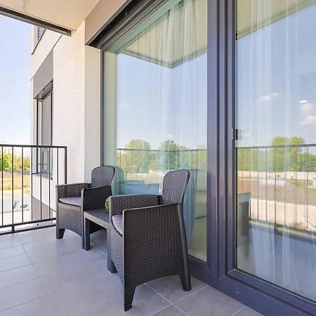 Nesto- Brand New With Free Parking! Bratislava