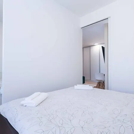 Apartamento Nesto- Brand New With Free Parking! Bratislava