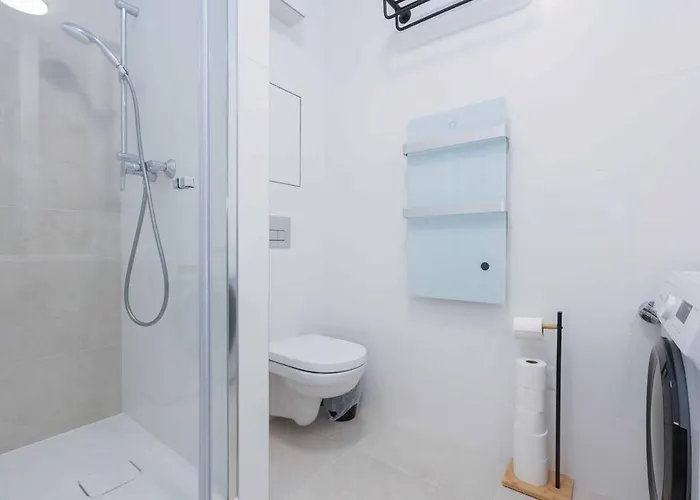 Nesto- Brand New With Free Parking! Pozsony