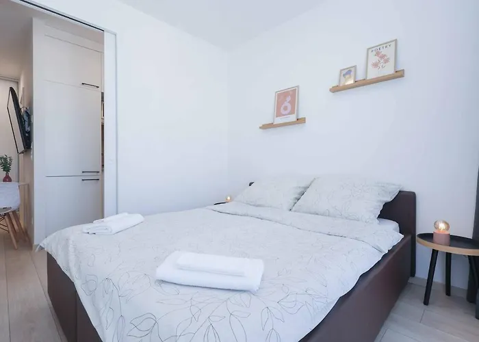 Nesto- Brand New With Free Parking! *