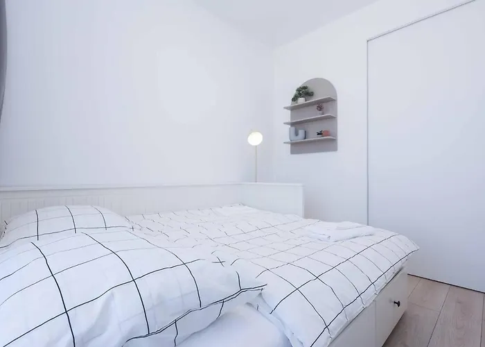 Nesto- Brand New With Free Parking! Apartman Pozsony