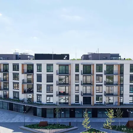 Lägenhet Nesto- Brand New With Free Parking!