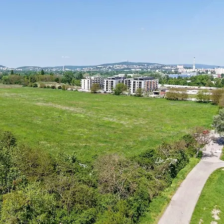 Nesto- Brand New With Free Parking! * Bratislava