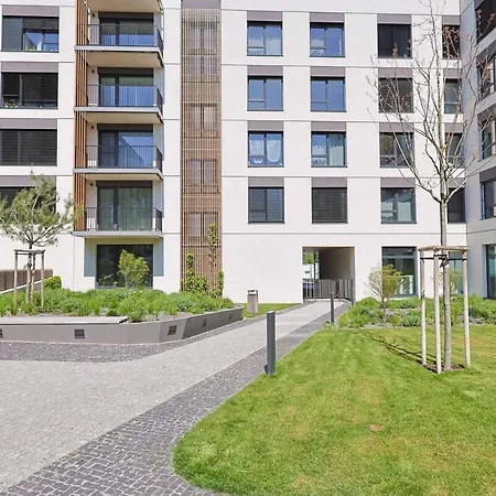 Nesto- Brand New With Free Parking! Lägenhet *